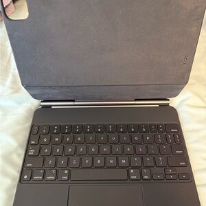 Apple Black Magic Keyboard 11” for iPad Air or iPad Pro